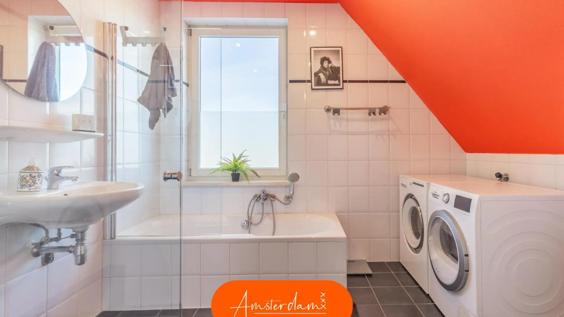Villa Amsterdam Group Stay - 26 Beds - Jacuzzi & Sauna Zwanenburg